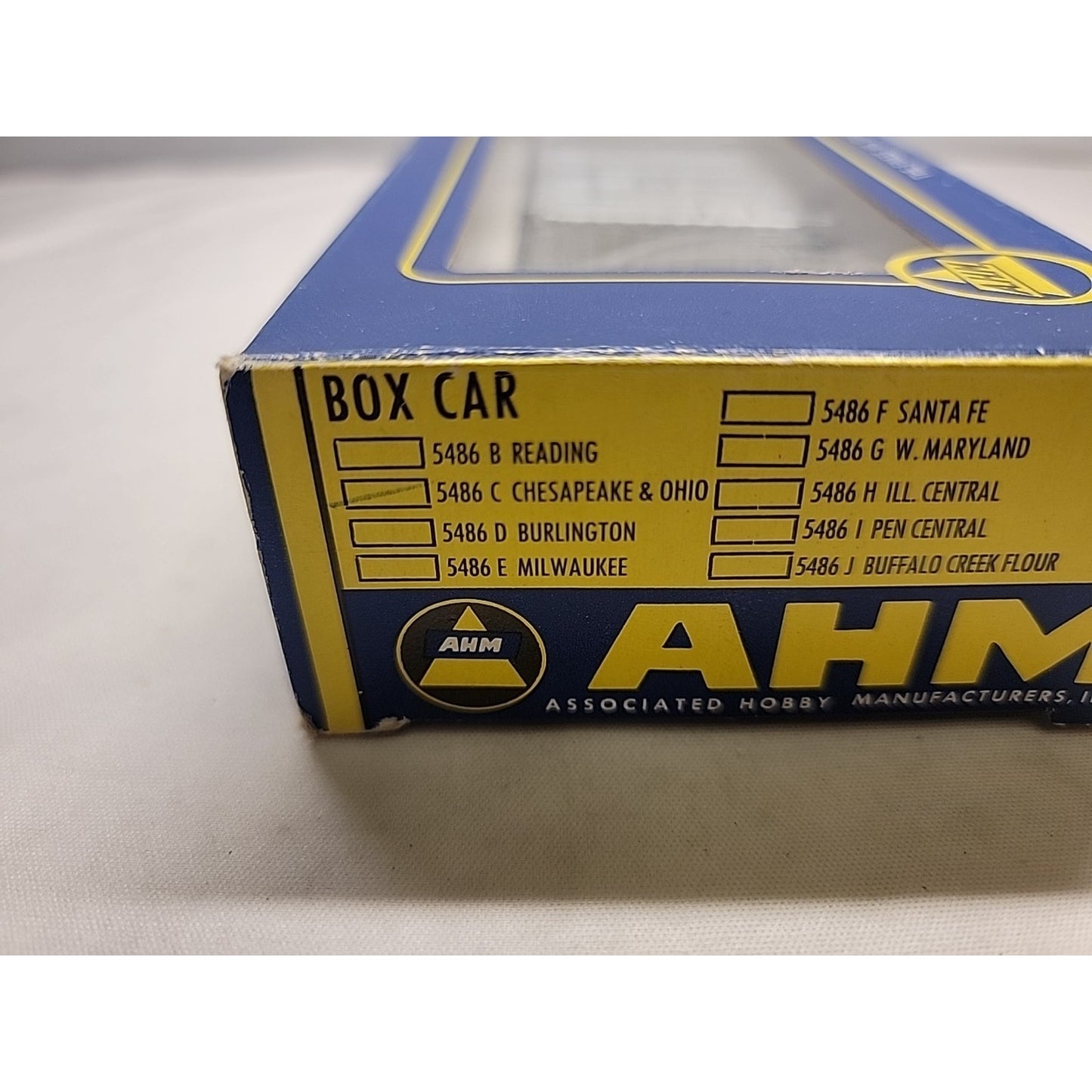 AHM - 5486 C - Box Car - Chesapeake & Ohio - C&O 3945