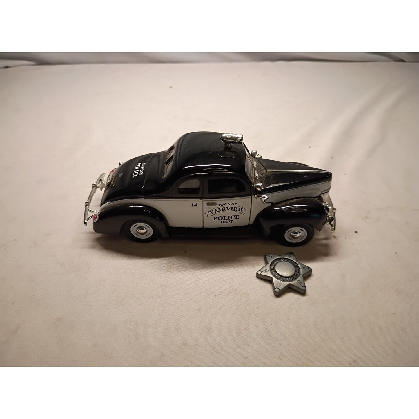 1940 Police Car, Town of Fairview Police Department, 1/32 Diecast w/ badge