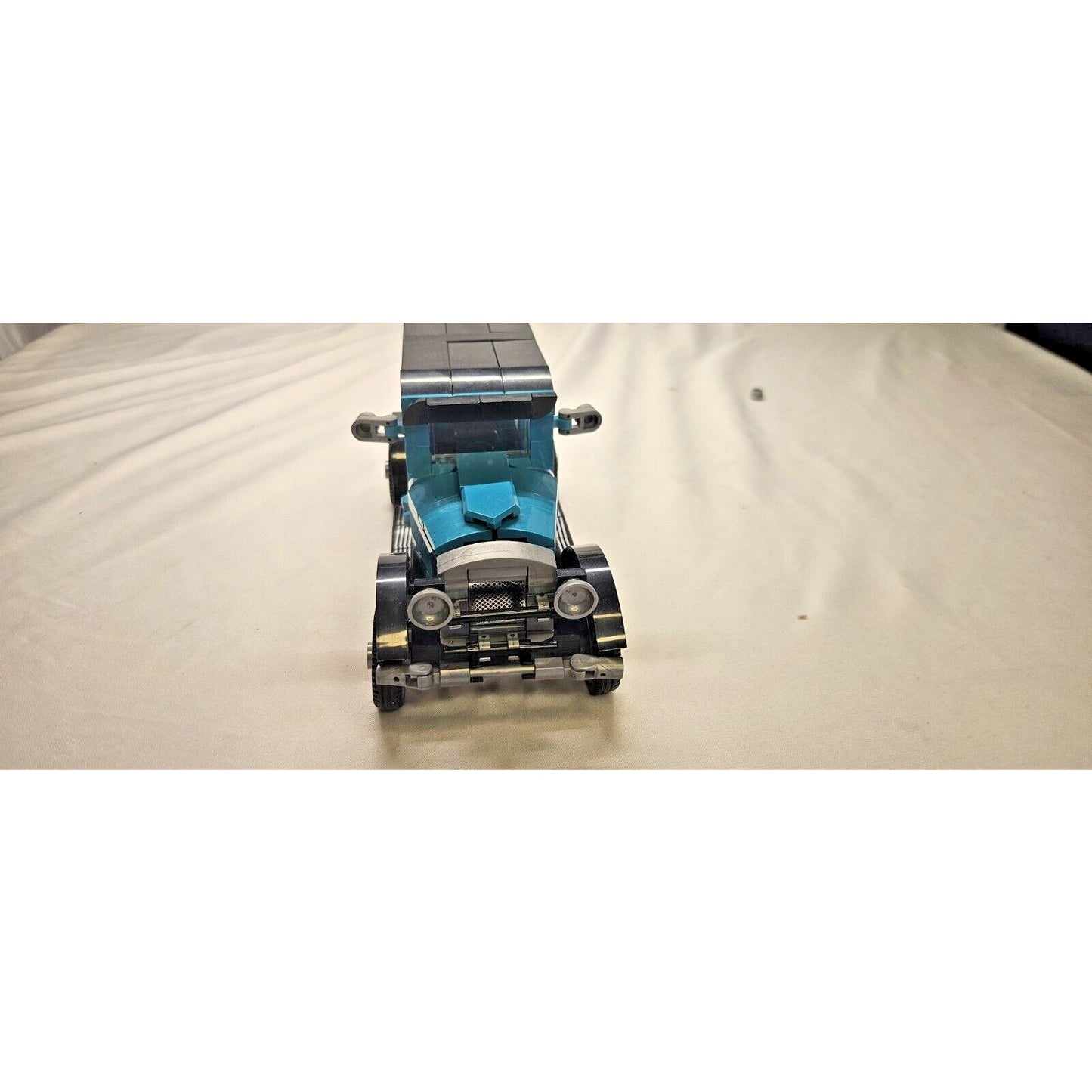 Classic Antique Model Car Building Blocks Set Vintage Collector Truck Bricks