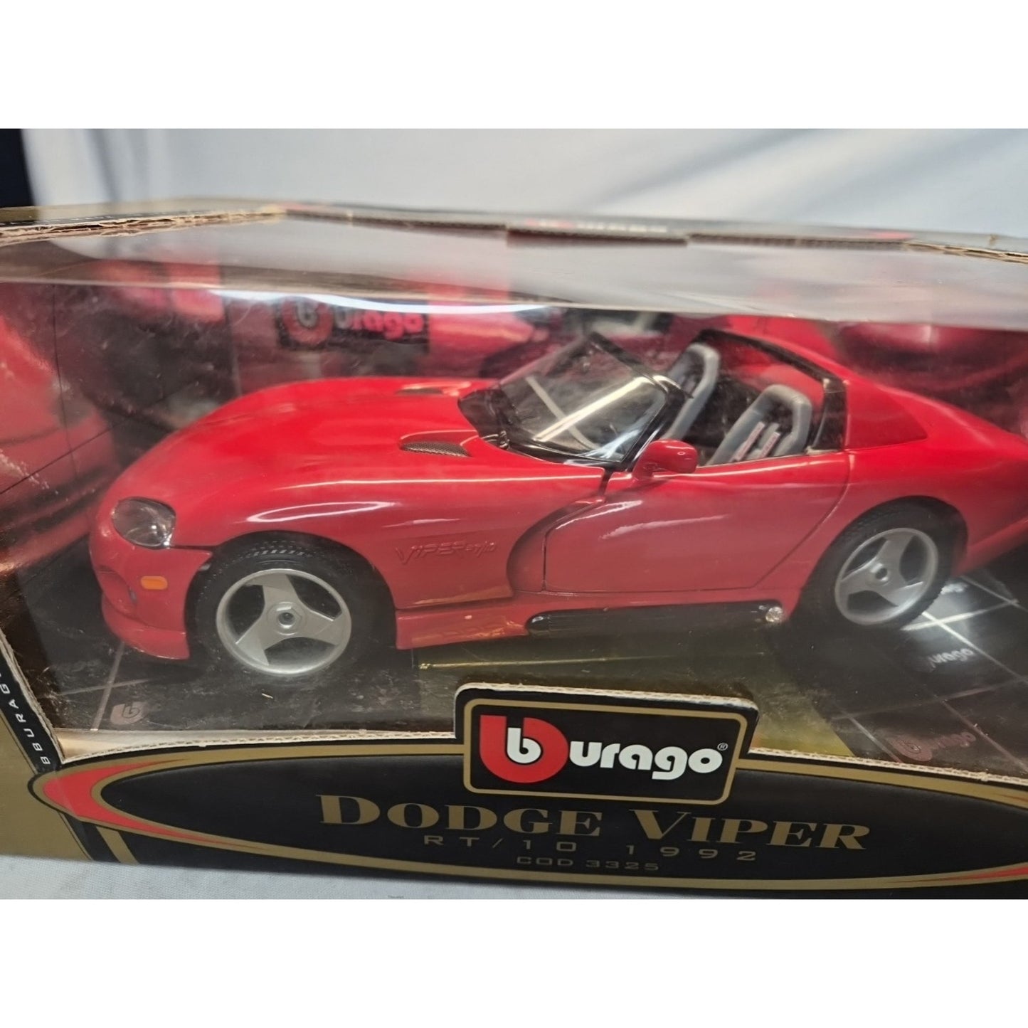 Burago Dodge Viper 1992 RT/10 1:18 Scale Die Cast
