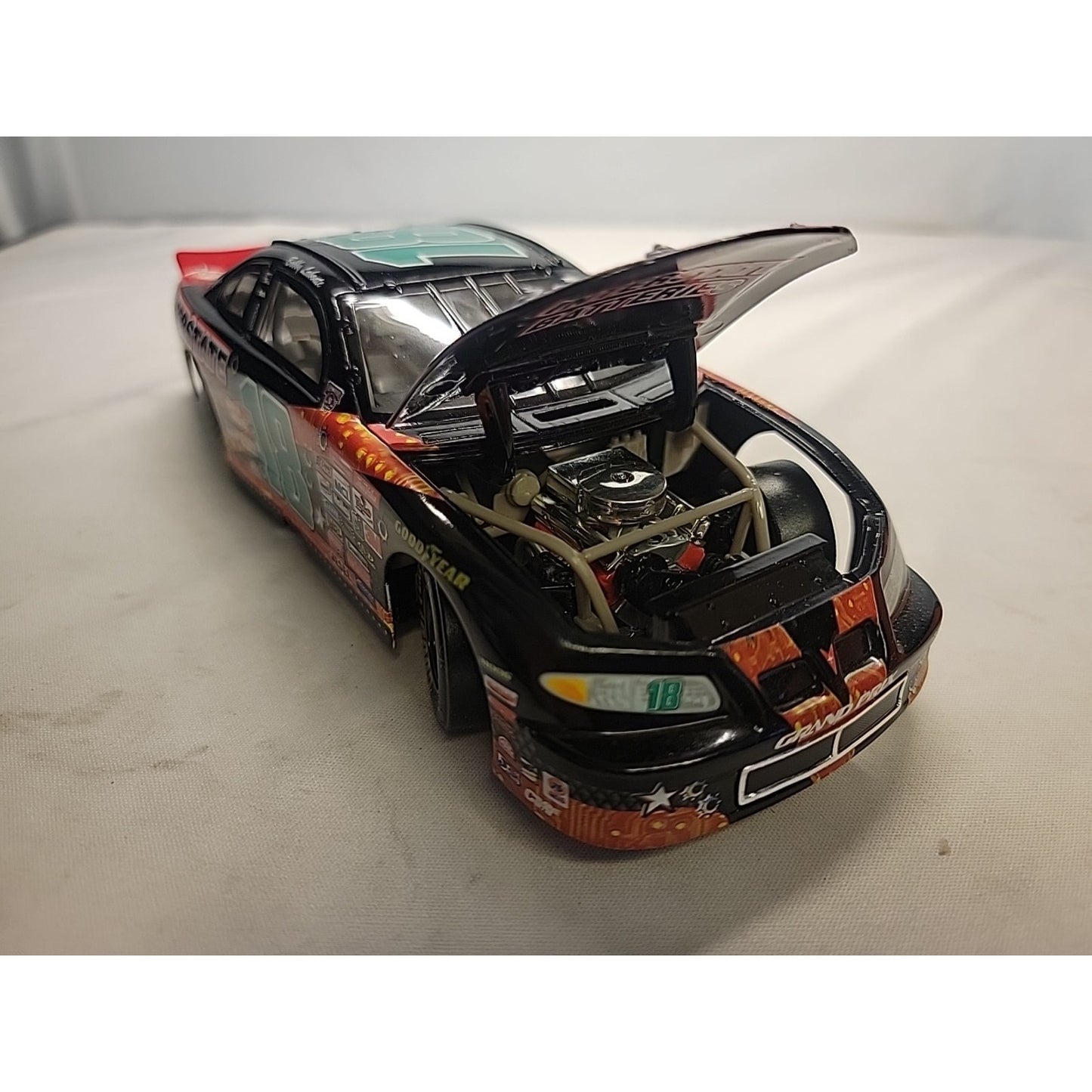 ACTION BOBBY LABONTE "SMALL SOLDIERS" PONTAIC 1:24 SCALE