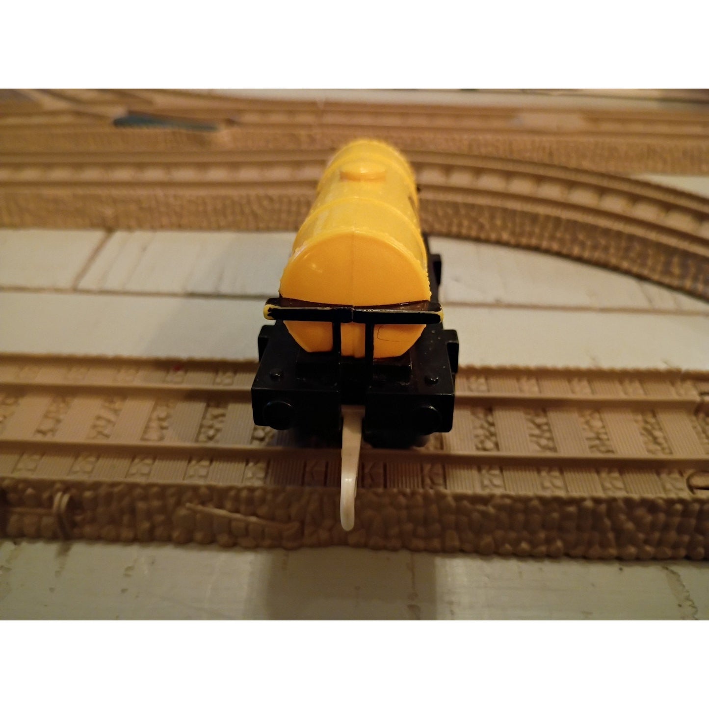 Vintage Ertl Thomas The Tank Engine Track Master Sodor oil Yellow Car