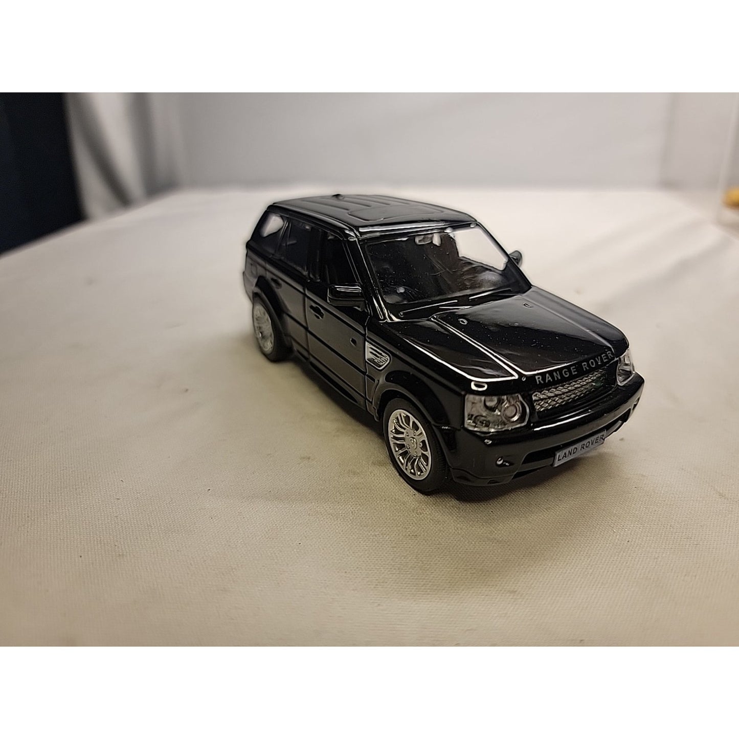 Range Rover Sport Kinsmart Diecast 1:38 Scale Black Pullback