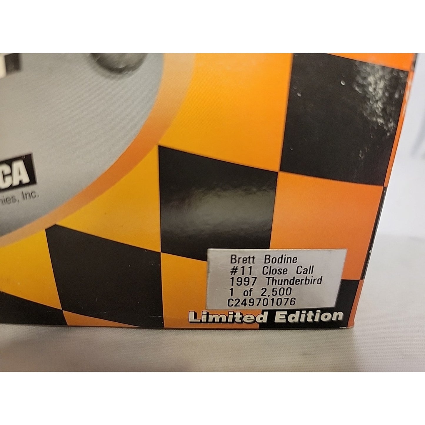 DIECAST NASCAR BRETT BODINE #11 CLOSE CALL 1997 97 THUNDERBIRD BANK 1:24