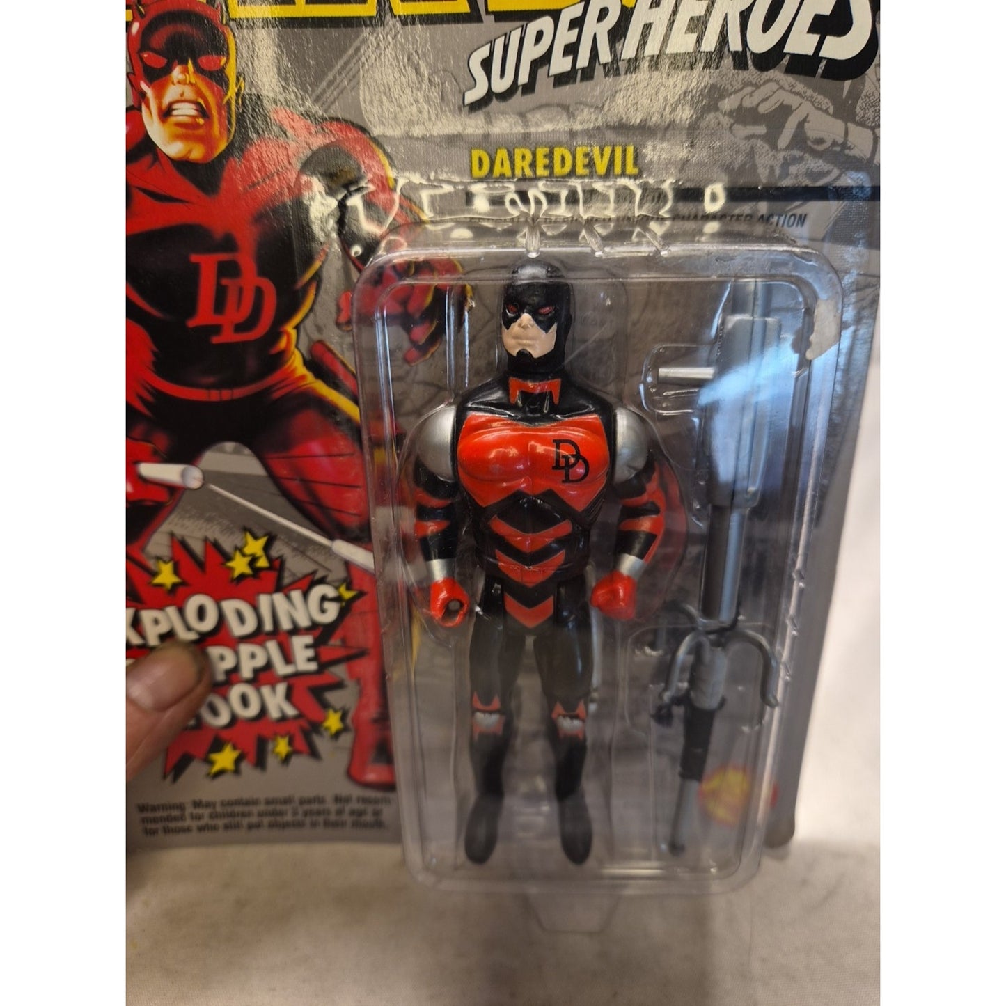 Marvel Super Heroes DAREDEVIL Figure with Exploding Grapple Hook ToyBiz