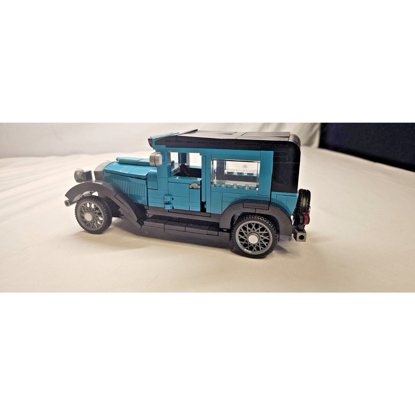 Classic Antique Model Car Building Blocks Set Vintage Collector Truck Bricks