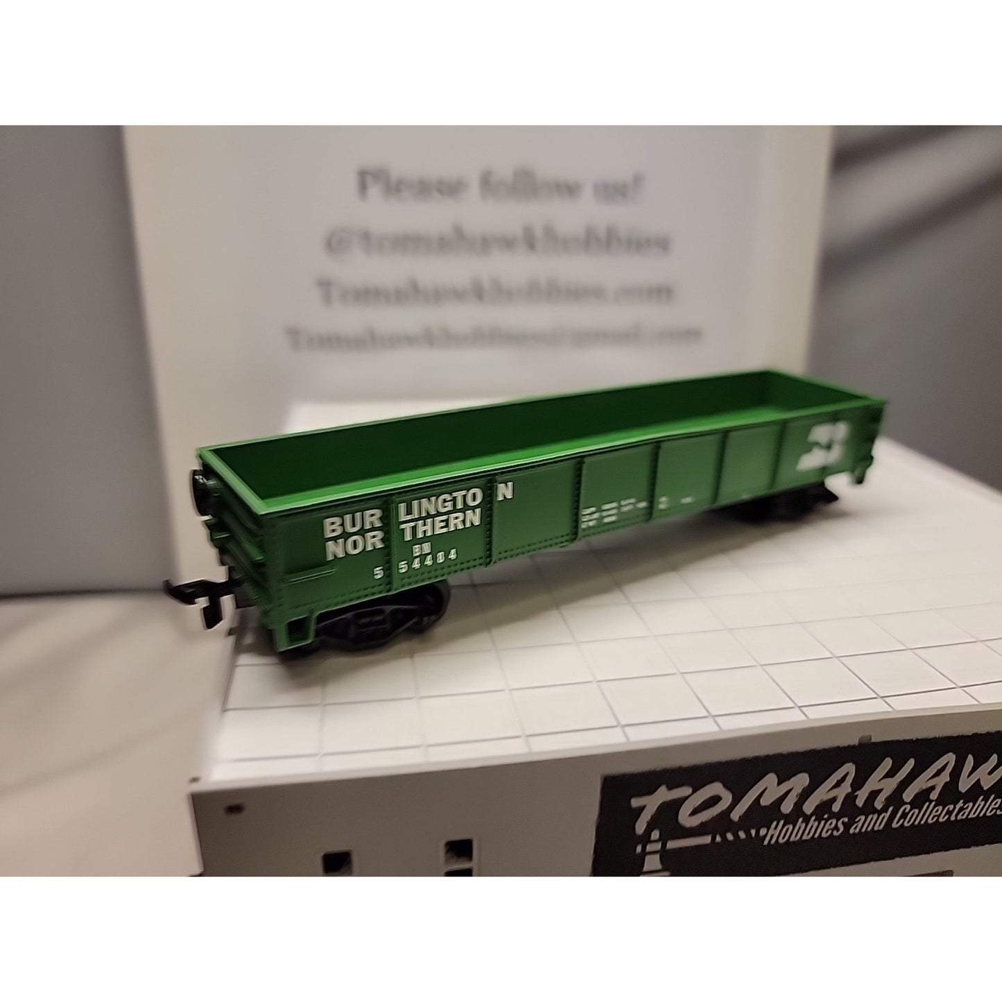 Life-Like #554484 Ho Scale Green Burlington Northern Gondola; Used