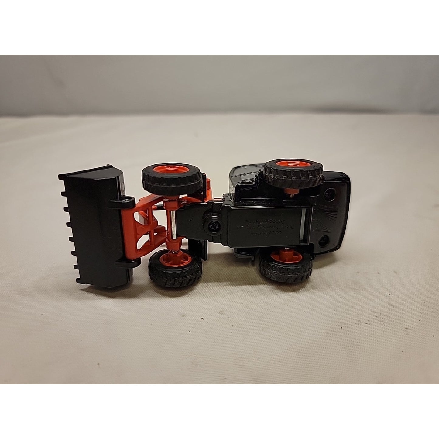 NEW RAY KUBOTA R630 3 7/8' DIECAST FRONT END LOADER PULLBACK & GO