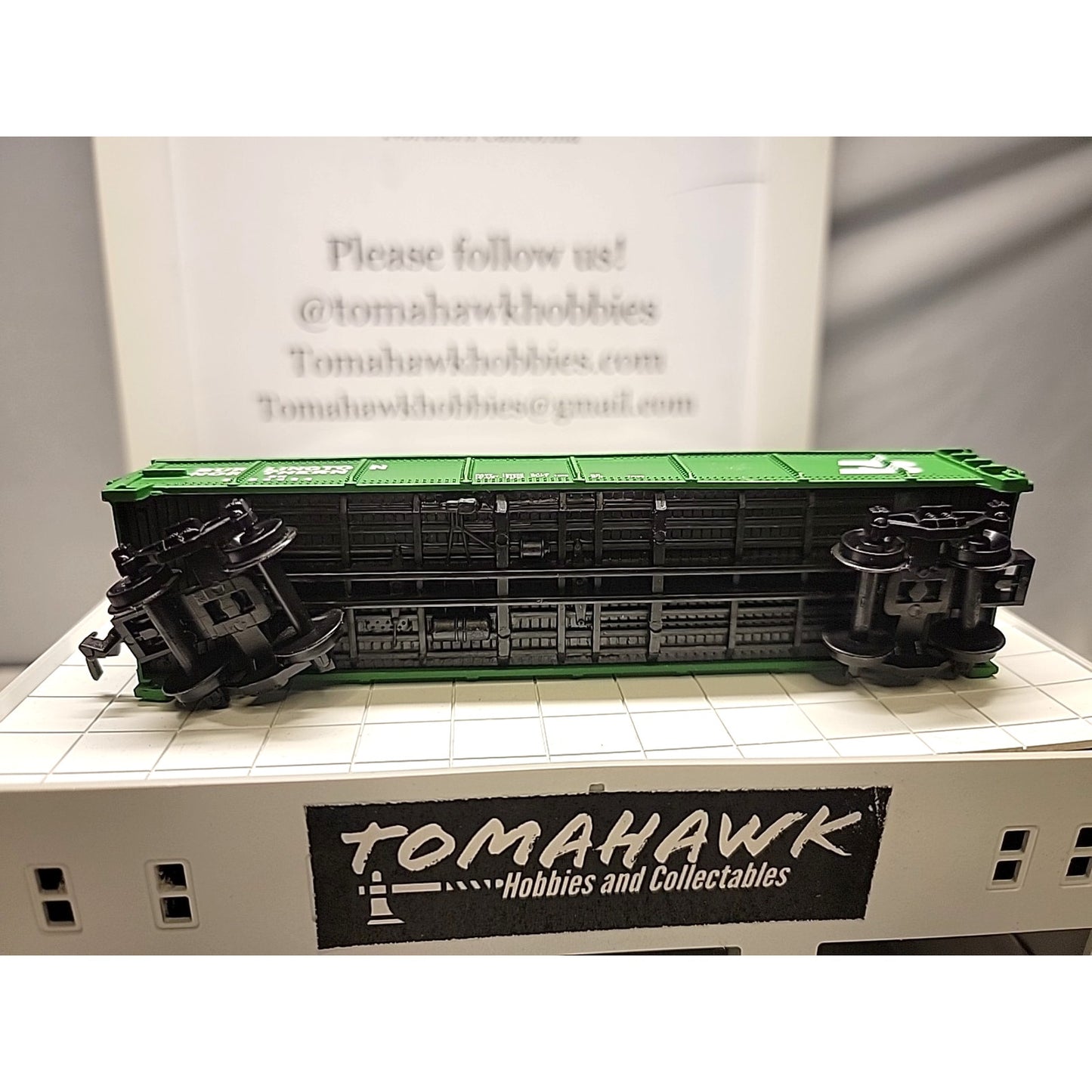 Life-Like #554484 Ho Scale Green Burlington Northern Gondola; Used