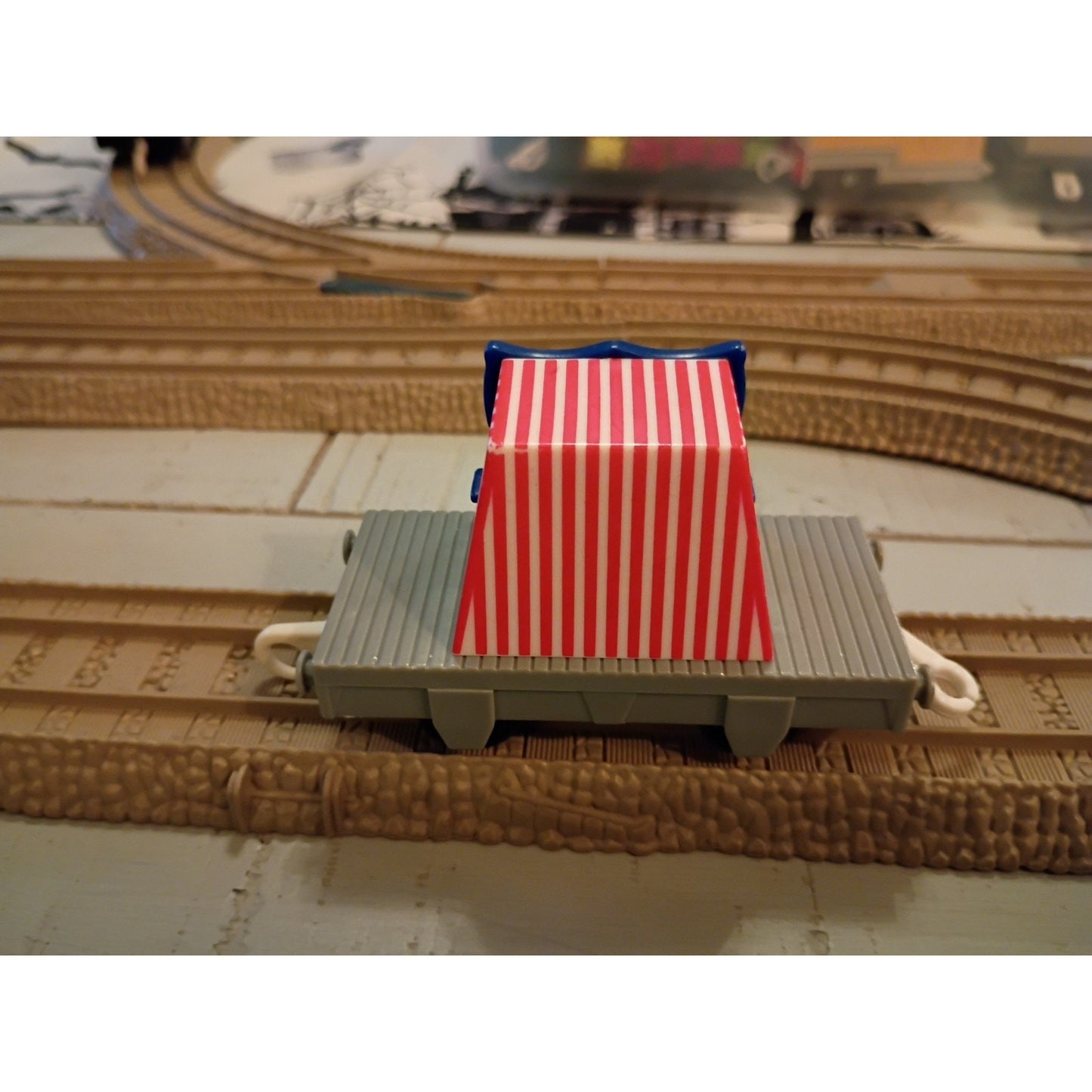 Vintage Ertl Thomas The Tank Engine Track Master Puppet Show Car Red White