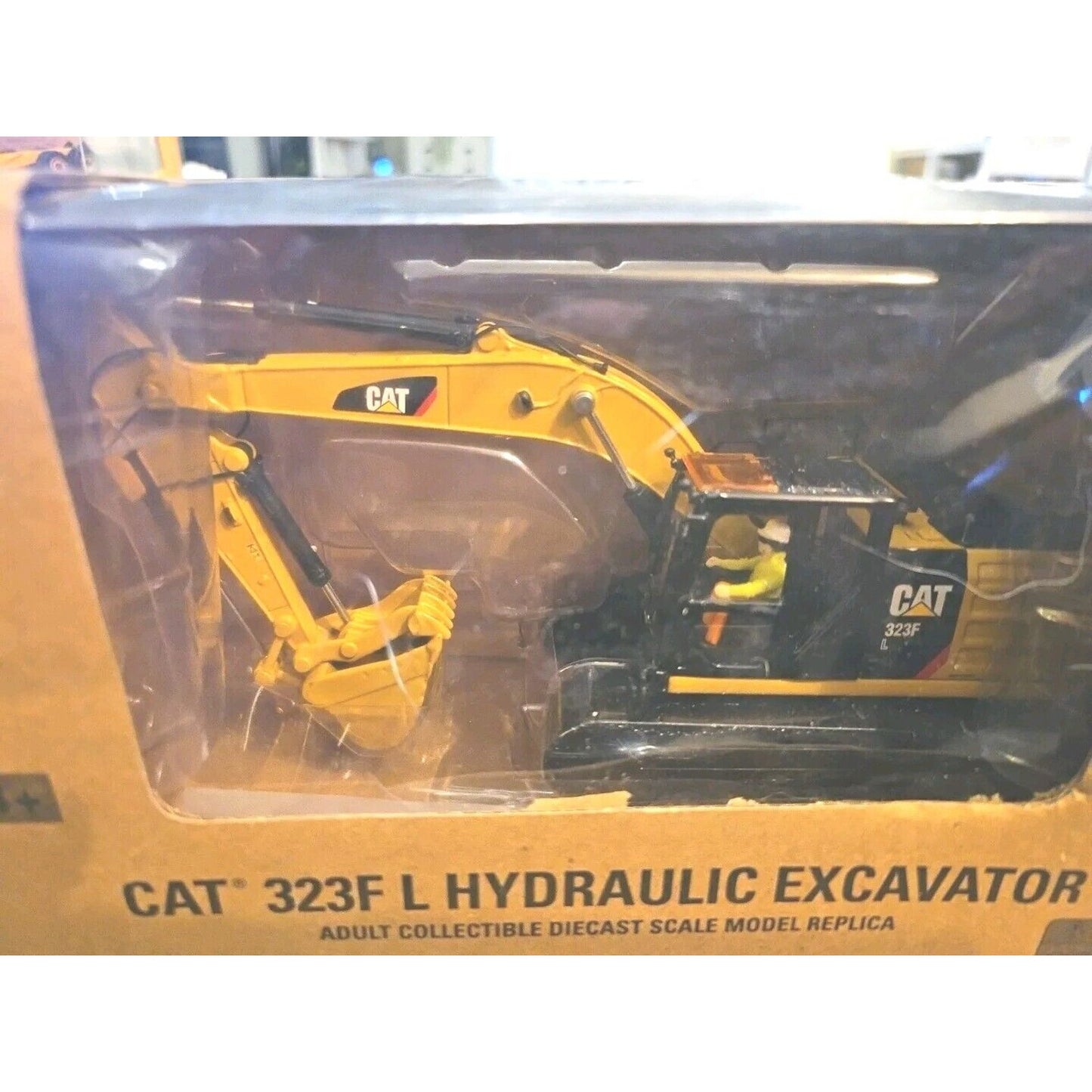 Caterpillar 323F L Hydraulic Excavator, Core Classics Series 85924c