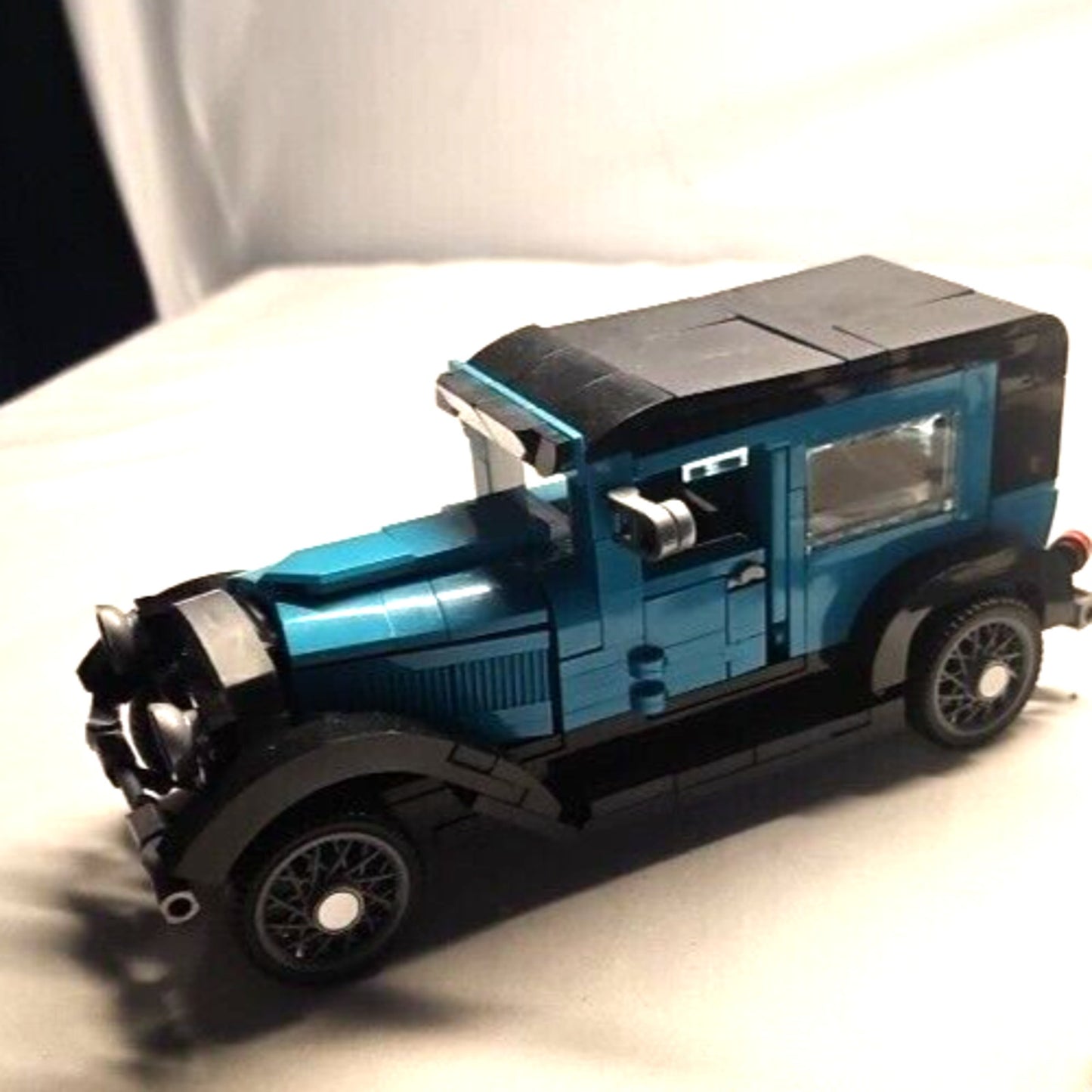 Classic Antique Model Car Building Blocks Set Vintage Collector Truck Bricks