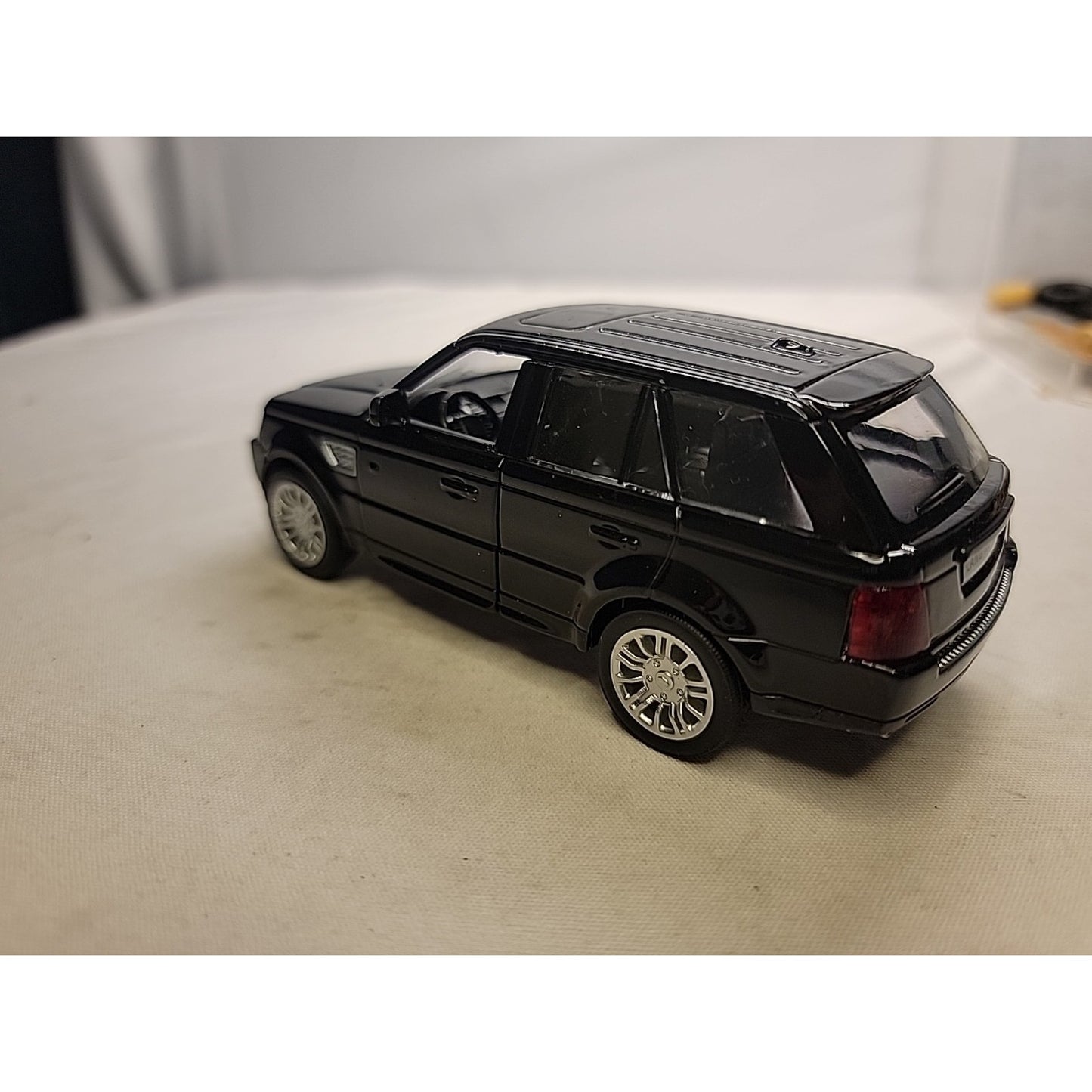 Range Rover Sport Kinsmart Diecast 1:38 Scale Black Pullback