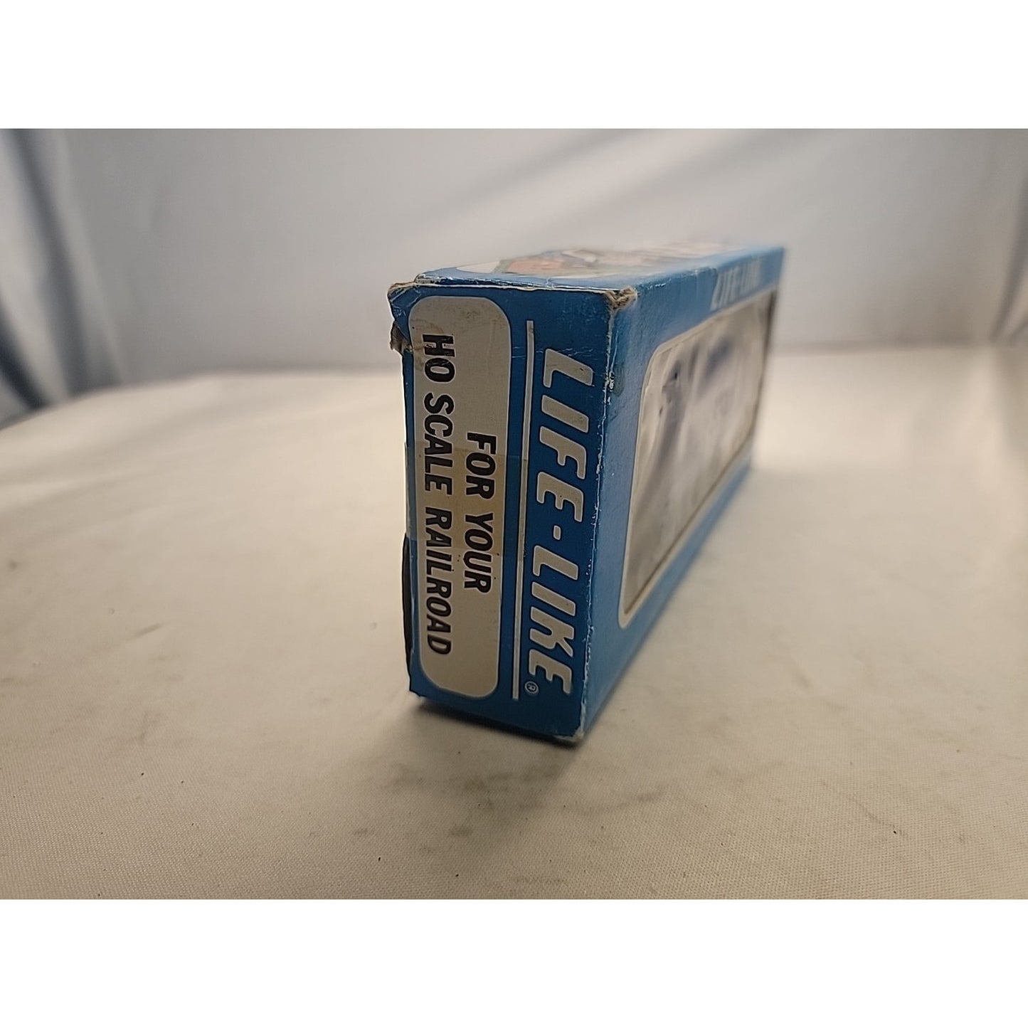 Life-Like HO Scale Caboose Conrail CR 22136 Blue W/box