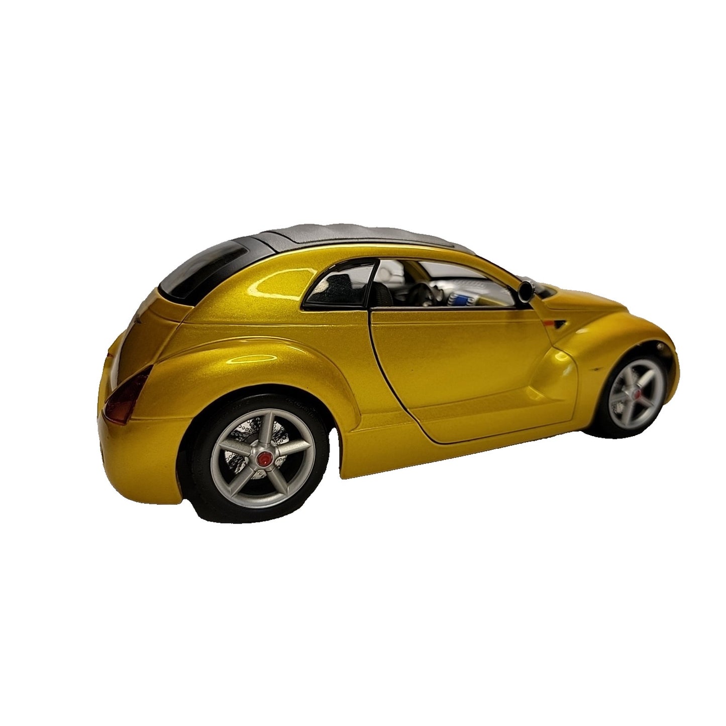 CHRYSLER PRONTO CRUIZER Maisto 1:18 Scale Yellow Gold Metallic Diecast PT