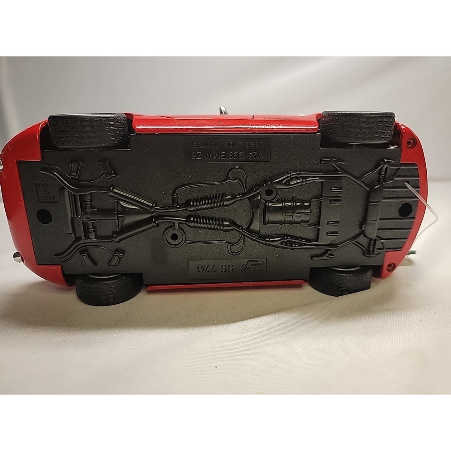 BMW Z8 Convertible in Red 1:24 Sunnyside