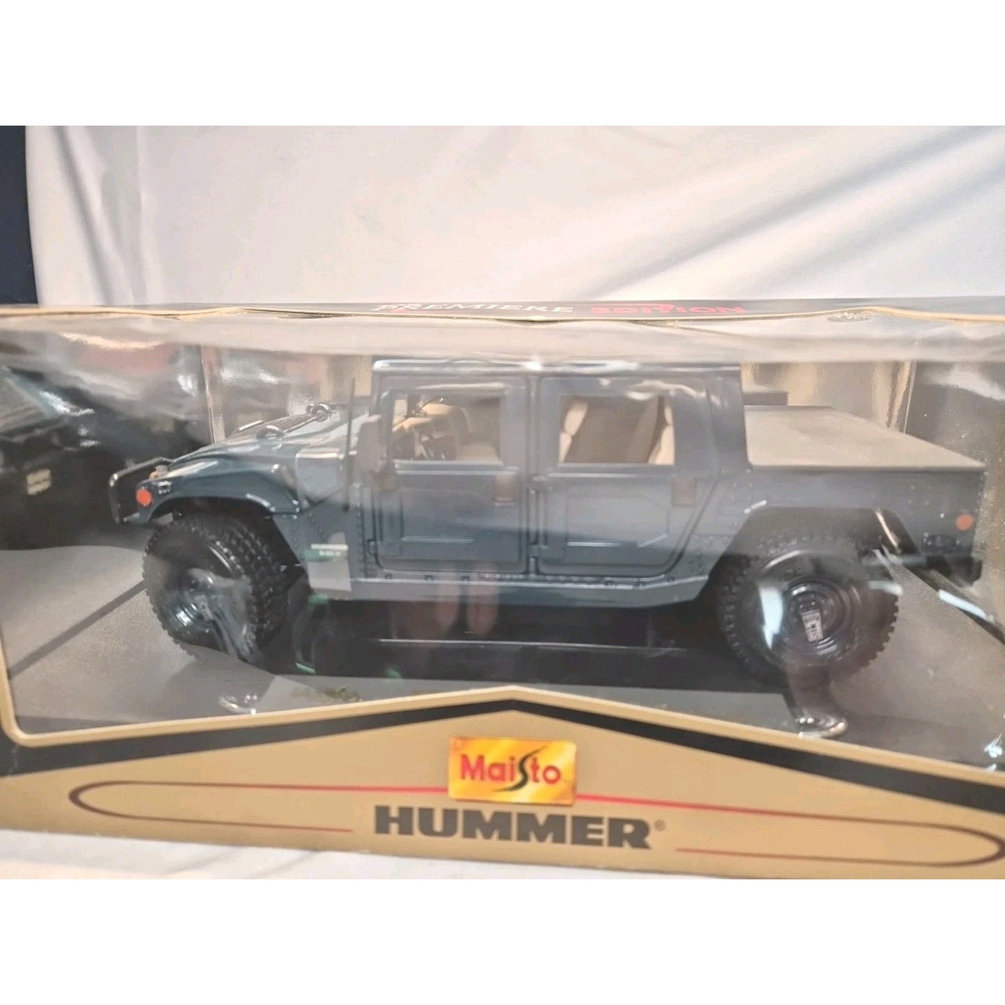 Maisto Premier Edition Hummer SUV 1:18 Hard Top Blue #36857 Rare Collectible