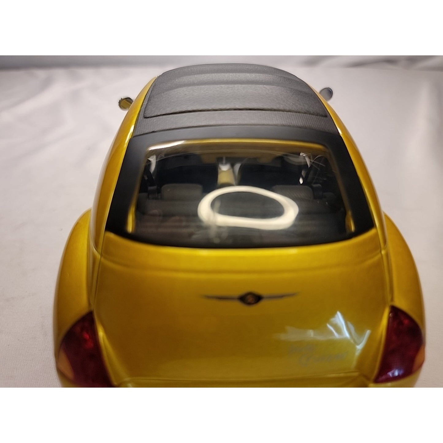 CHRYSLER PRONTO CRUIZER Maisto 1:18 Scale Yellow Gold Metallic Diecast PT