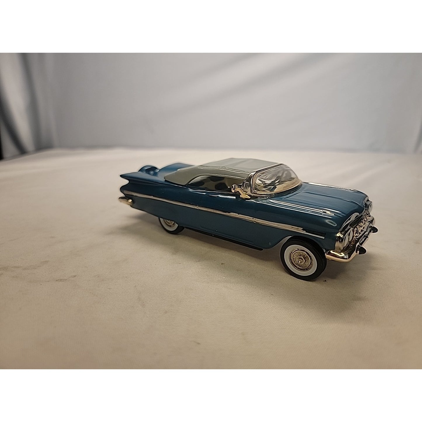 Dept 56 Classic Cars 1959 Chevrolet Impala Convertible #55289