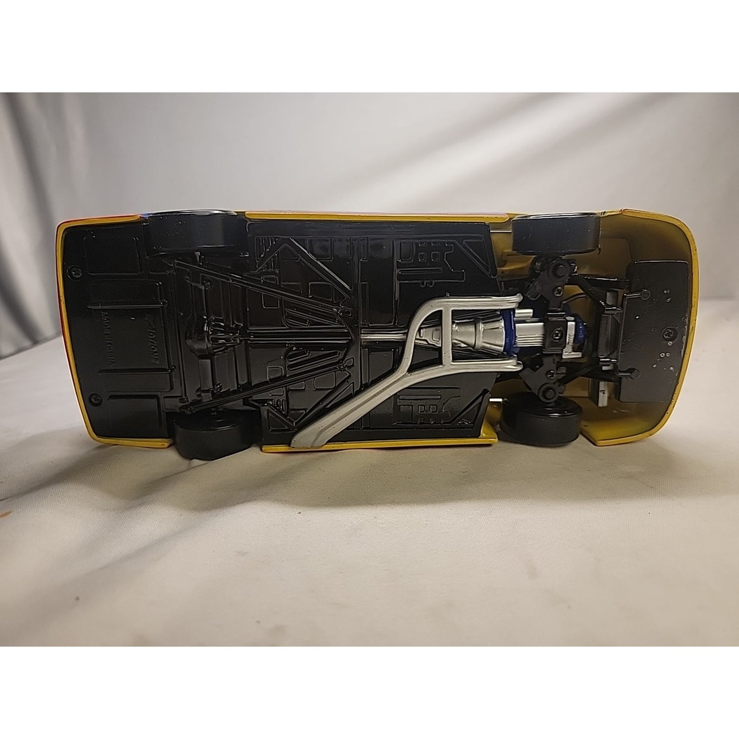1997 Jeff Burton #9 Thunderbird Track Gear 1:24 Scale Car