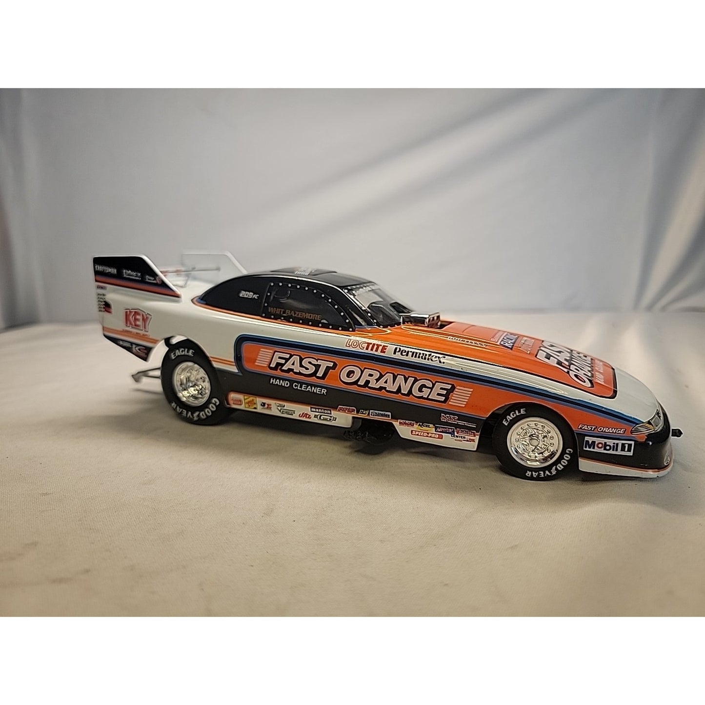 ACTION 1995 DODGE FUNNY CAR WHIT BAZEMORE FAST ORANGE SCALE 1:24