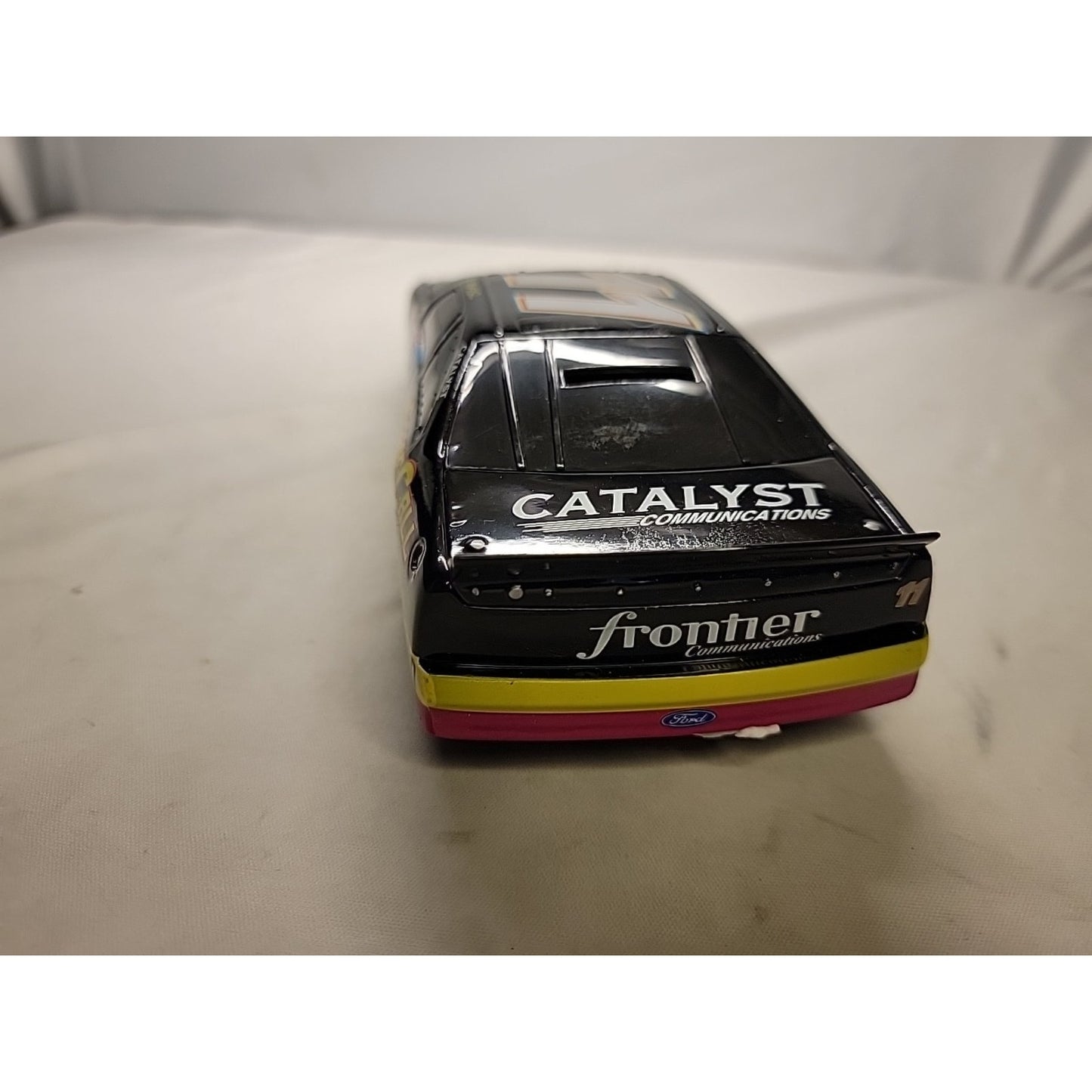 DIECAST NASCAR BRETT BODINE #11 CLOSE CALL 1997 97 THUNDERBIRD BANK 1:24
