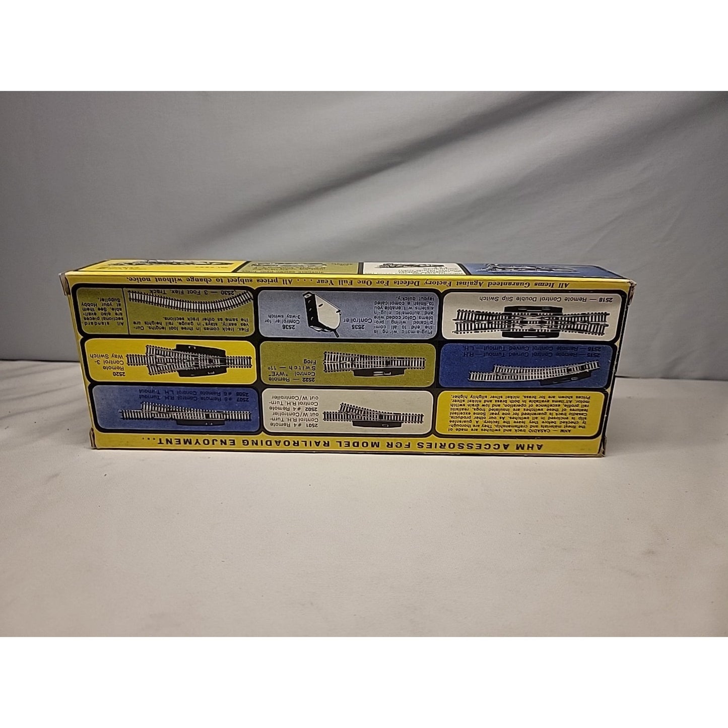 AHM - 5486 C - Box Car - Chesapeake & Ohio - C&O 3945