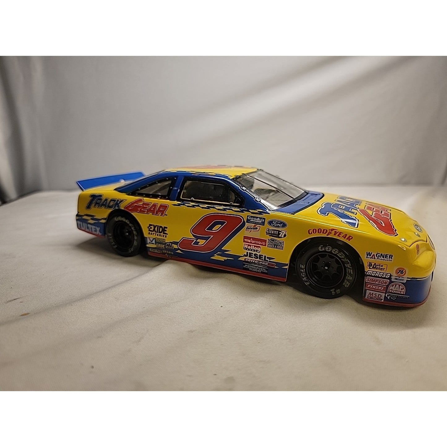 1997 Jeff Burton #9 Thunderbird Track Gear 1:24 Scale Car