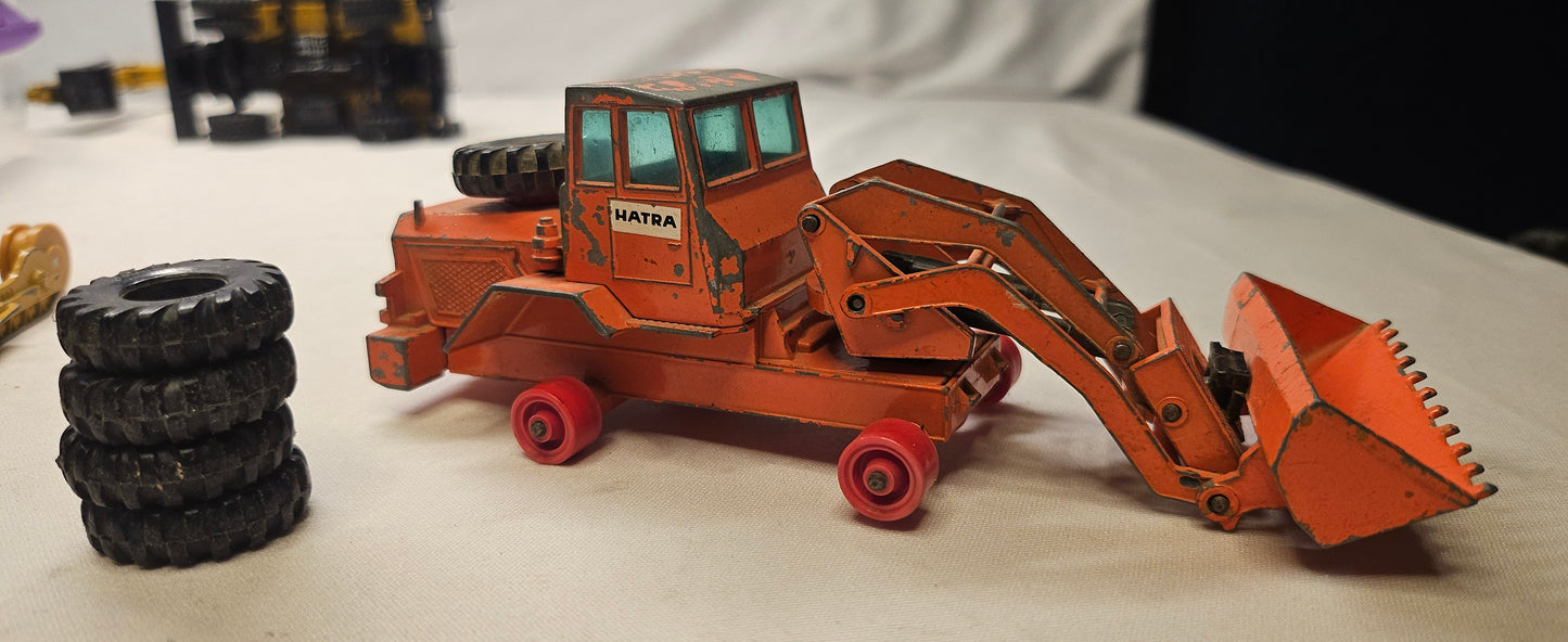 "MATCHBOX" K-3 HATRA TRACTOR SHOVEL