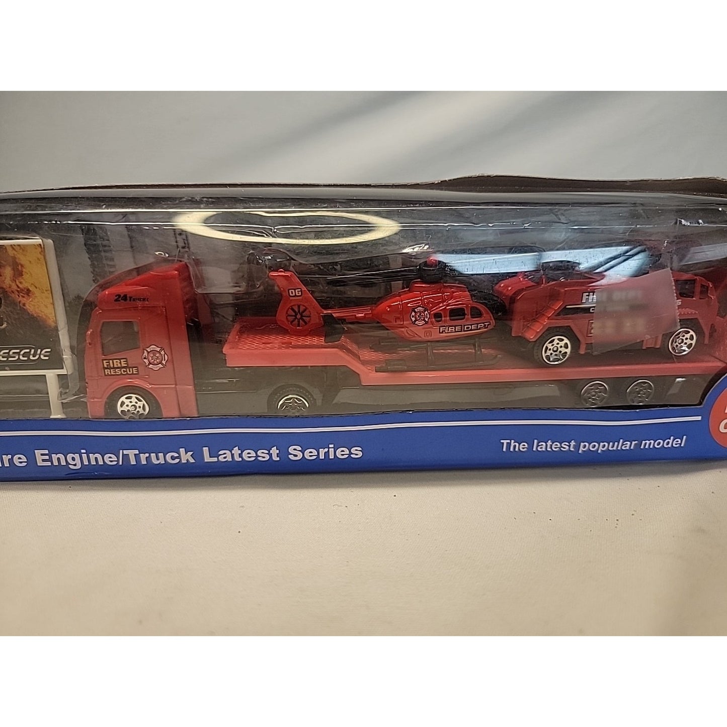 DIE CAST FIRE TRUCK 1:64 BRAND NEW