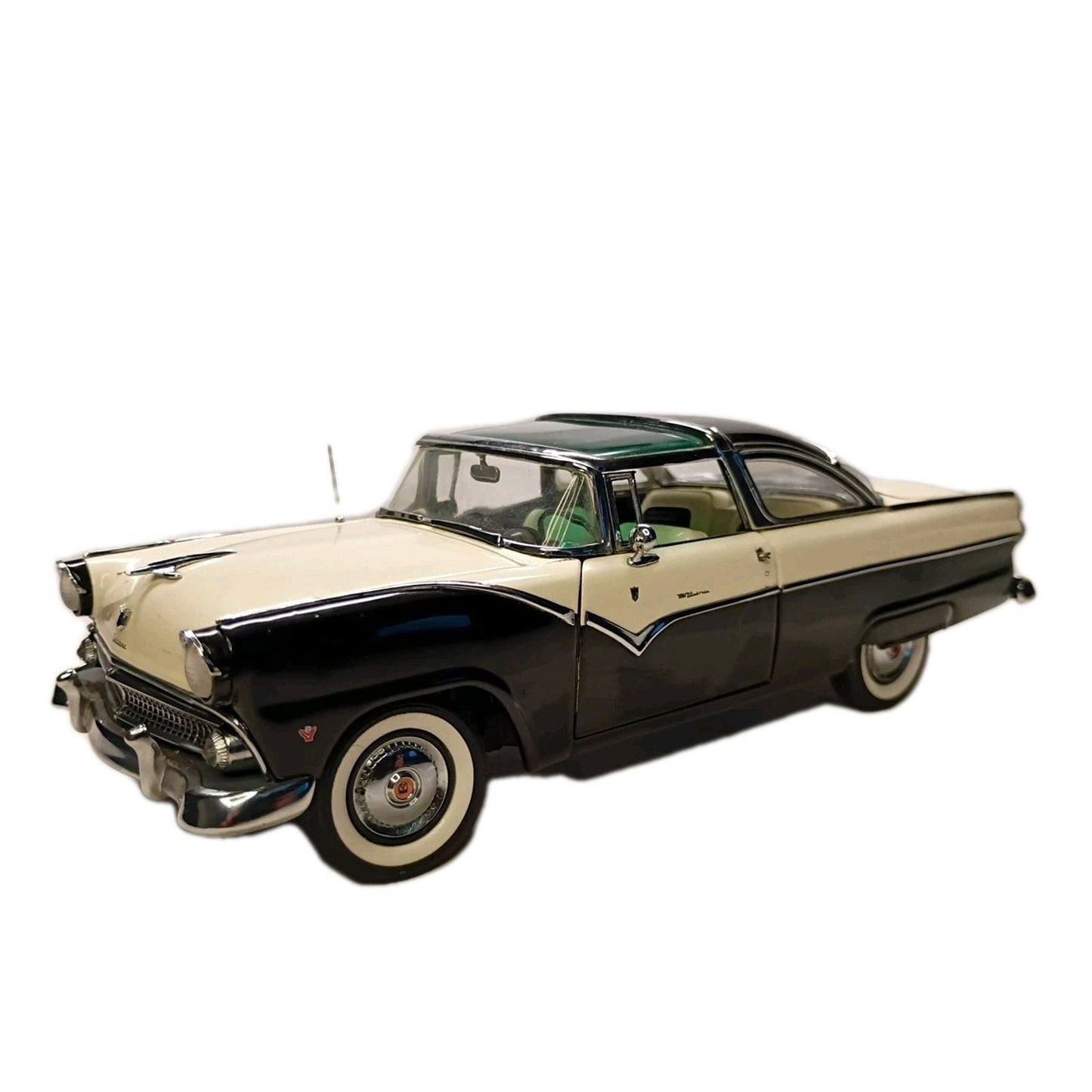 1955 Ford Crown Victoria, 124 scale