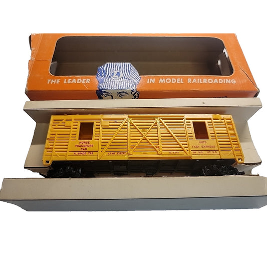 POSTWAR LIONEL HO SCALE #0873 HORSE TRANSPORT CAR WITH ORIGINAL BOX 📦