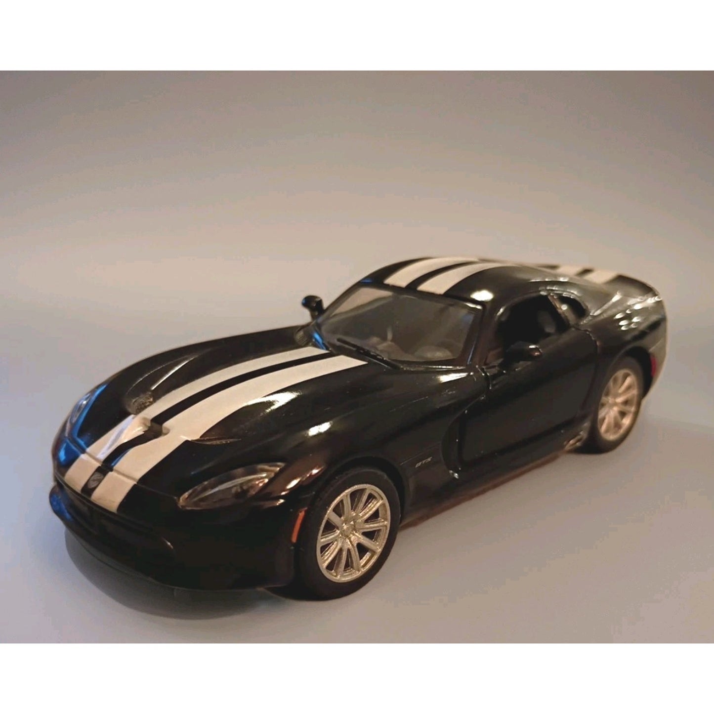 Black 2013 Dodge Viper SRT Kinsmart