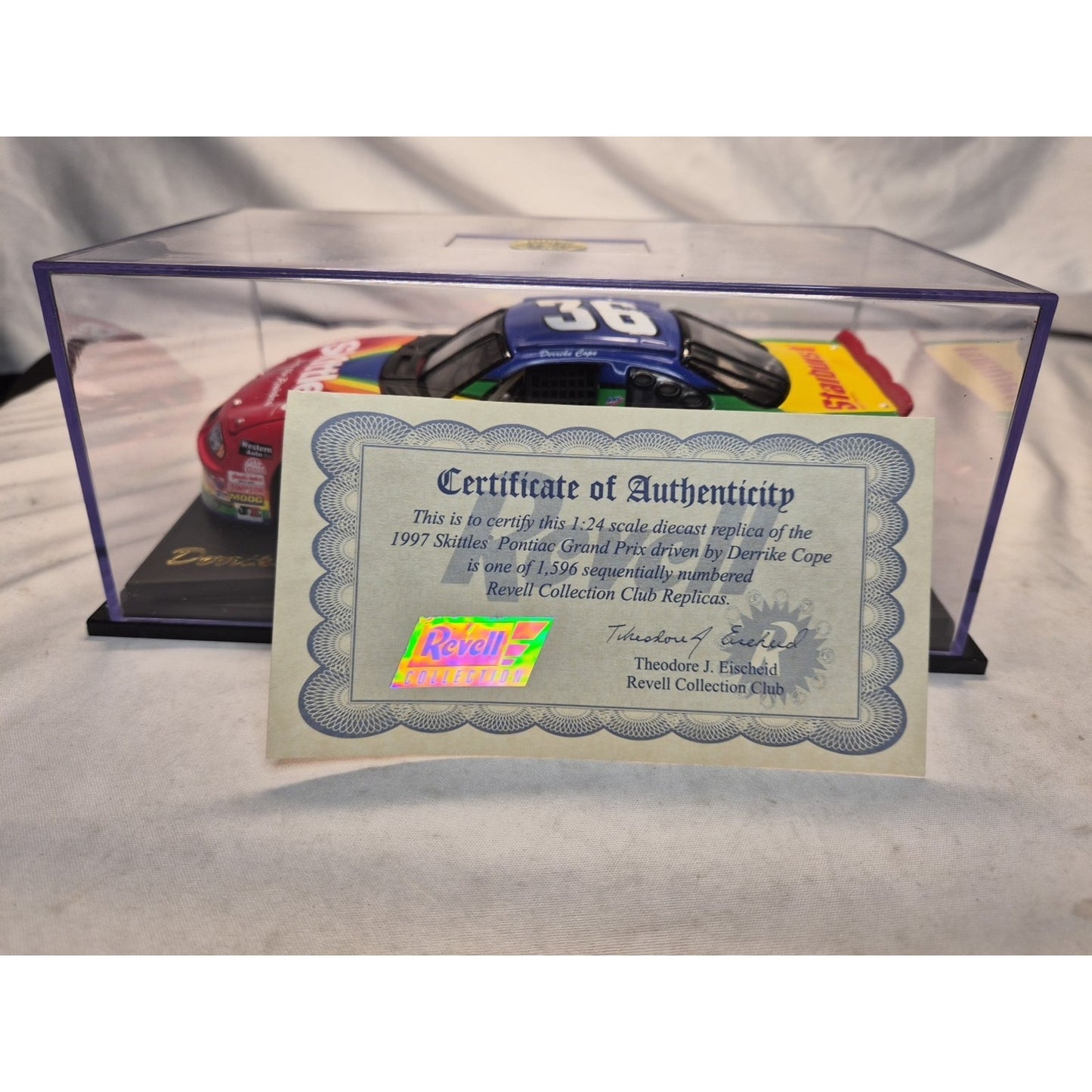 Derrike Cope 1997 Skittles Nascar 1/24 Diecast Revell #36 Pontiac Grand Prix