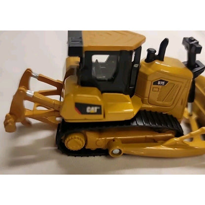 2013 Toy State Diecast 1:83 Caterpillar D7E Bulldozer Construction Equipment