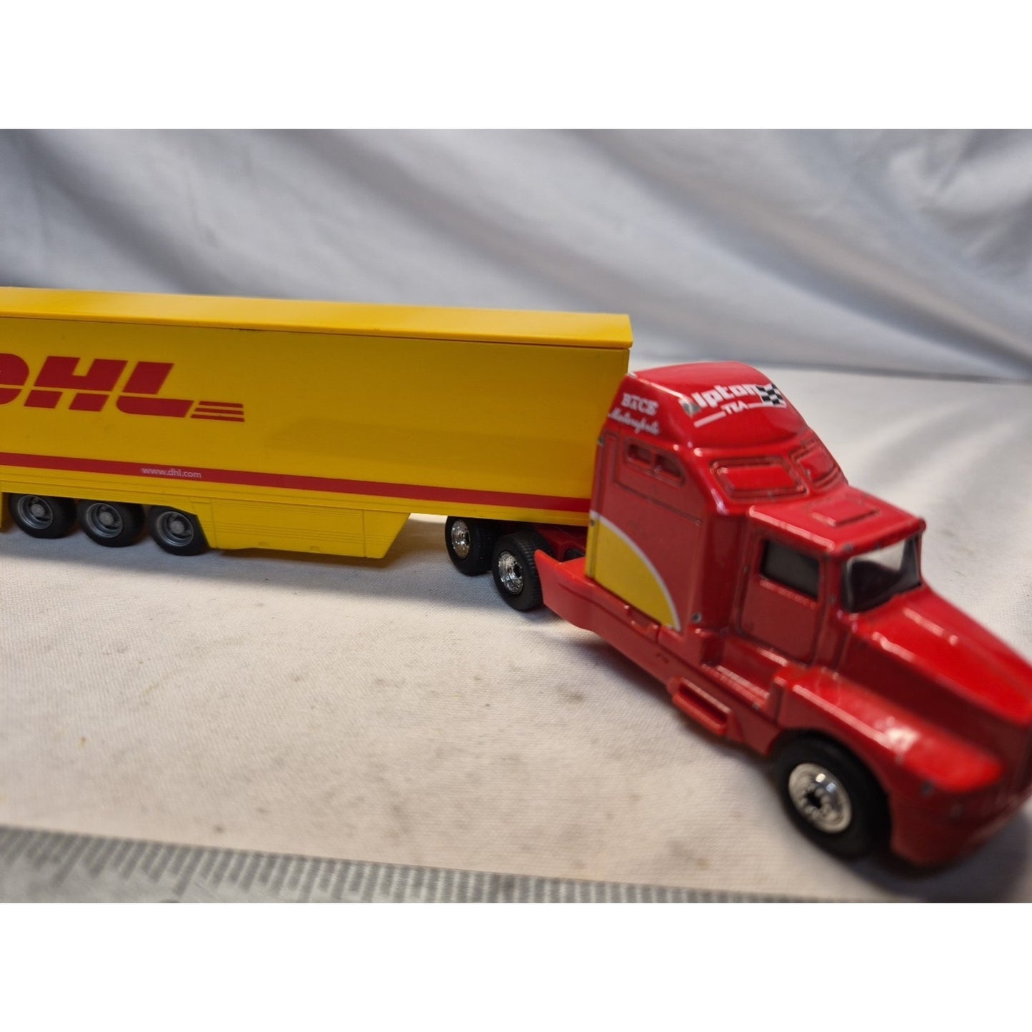 1995 Matchbox Super Star Transporter Series II DHL Trailer Kenworth