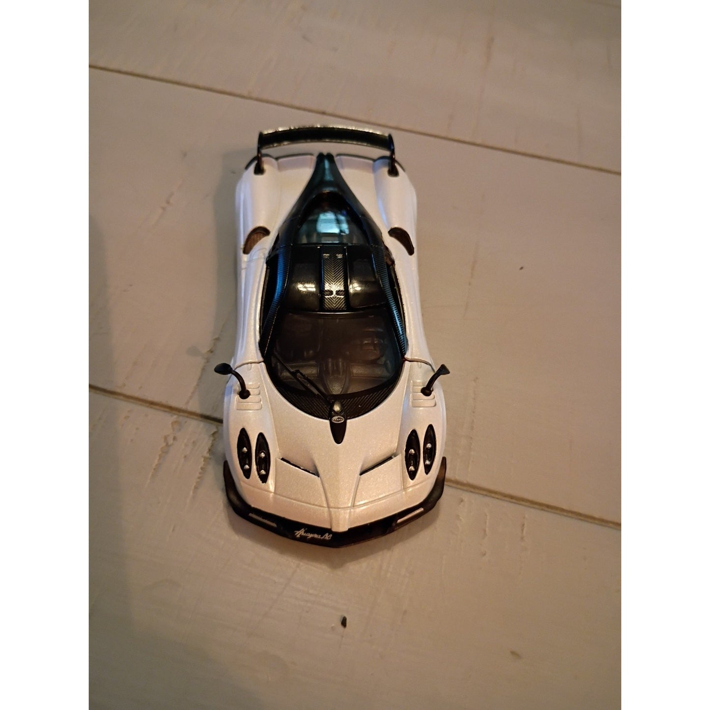 Kinsmart Pagani Huayra Diecast 1:38 White Metallic