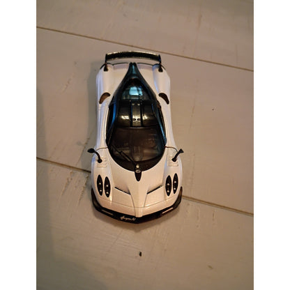 Kinsmart Pagani Huayra Diecast 1:38 White Metallic