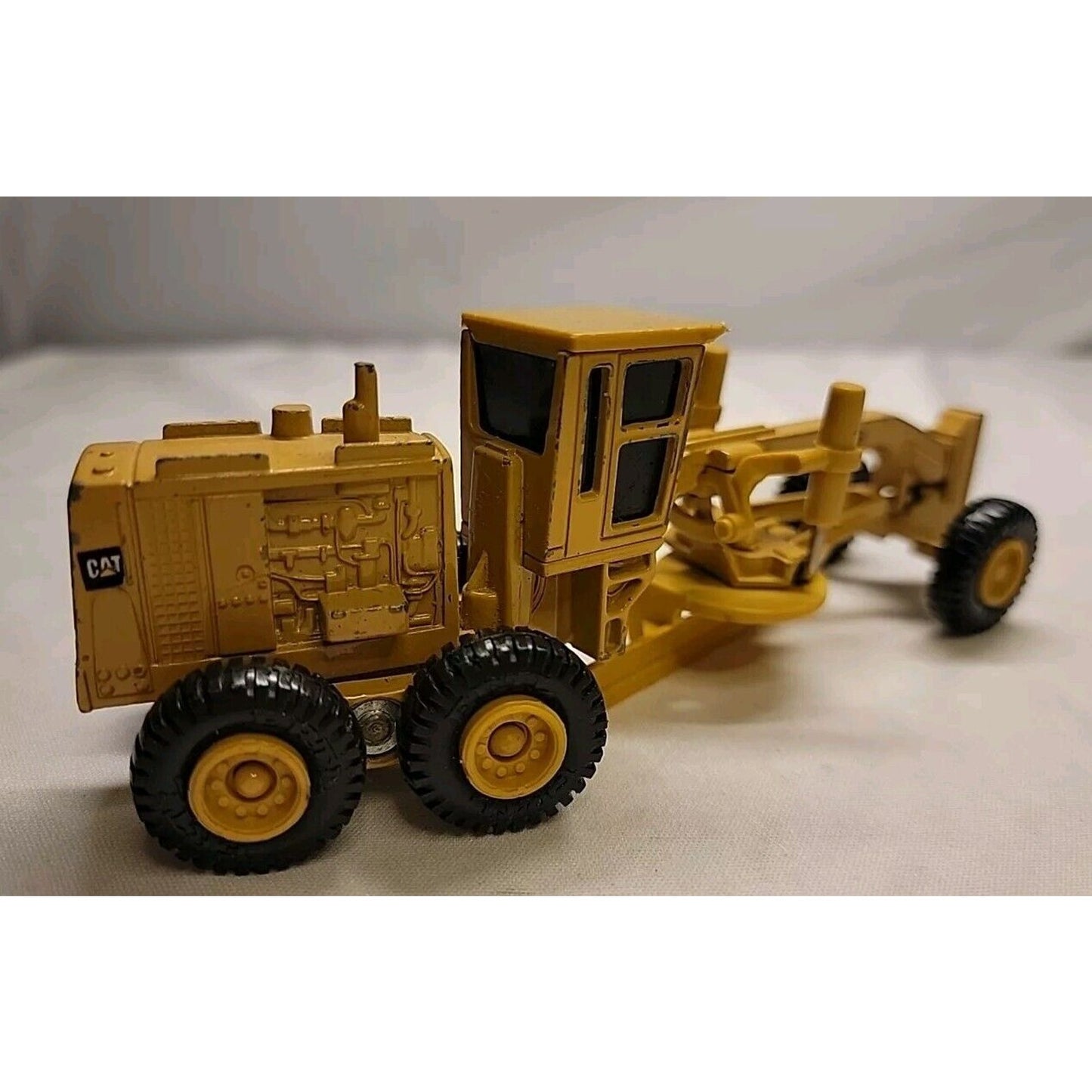 vintage ERTL Caterpillar Tractor motor road grader construction 1/64