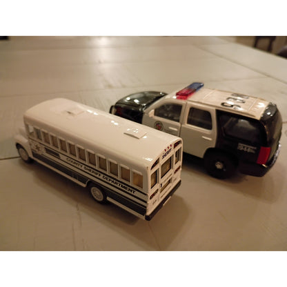 2 Pk Police SUV Crusier And Sheriff Bus. Tomahawk Diecast Starter Pack Display