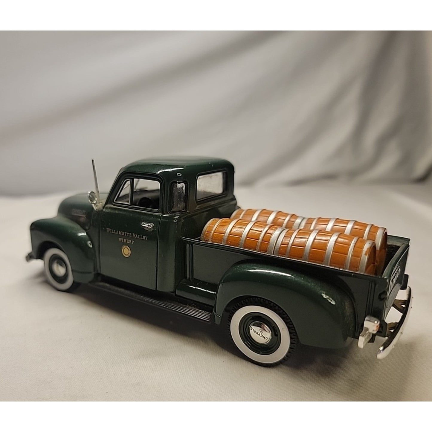 1950 Chevy Pick Up Barrels SIGNATURE MODELS Diecast 1:32 Williamette Valley