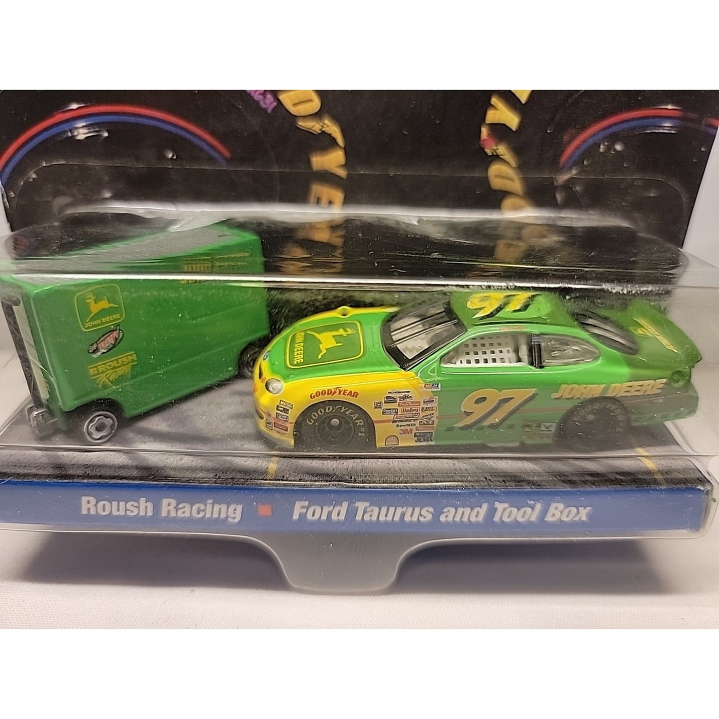 1999 HOT WHEEL ROUSH RACING #97 JOHN DEERE FORD TAURUS AND TOOL BOX PIT CREW