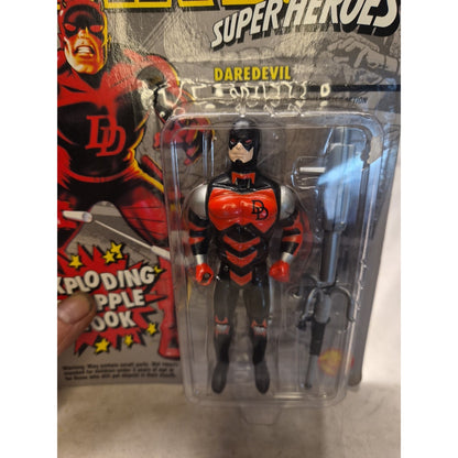 Marvel Super Heroes DAREDEVIL Figure with Exploding Grapple Hook ToyBiz