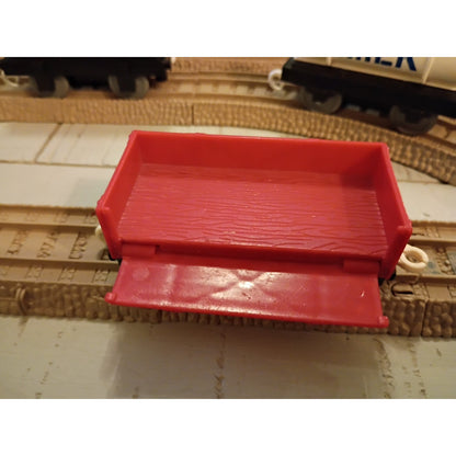 Vintage Ertl Thomas The Tank Engine Trackmaster McColls Farm Red Car