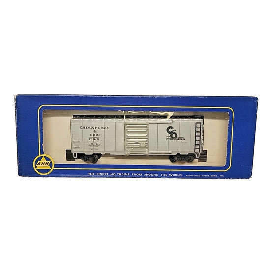 AHM - 5486 C - Box Car - Chesapeake & Ohio - C&O 3945