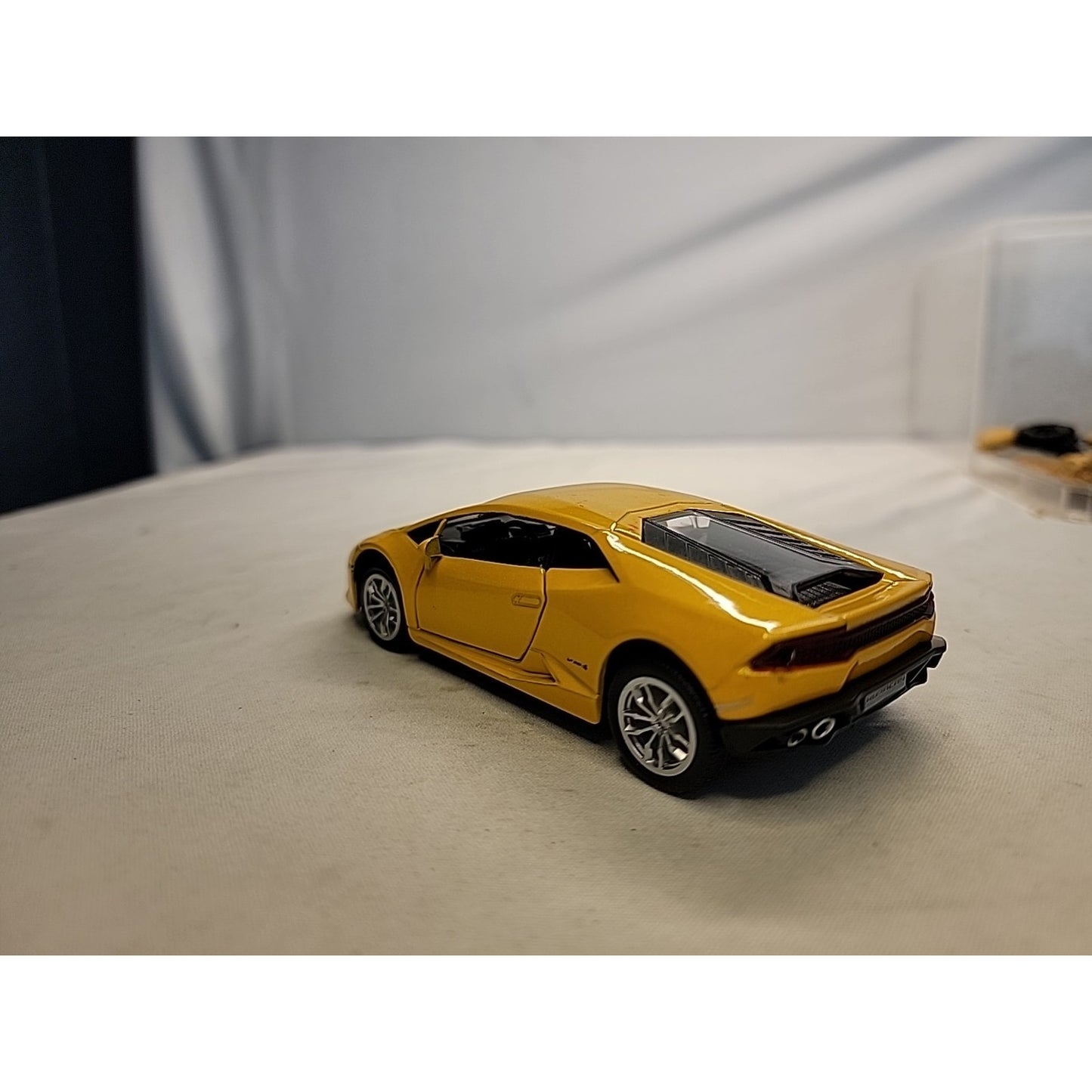 JFL Enterprises 5" Diecast Pull Back Lamborghini Huracan LP 610-4 Yellow