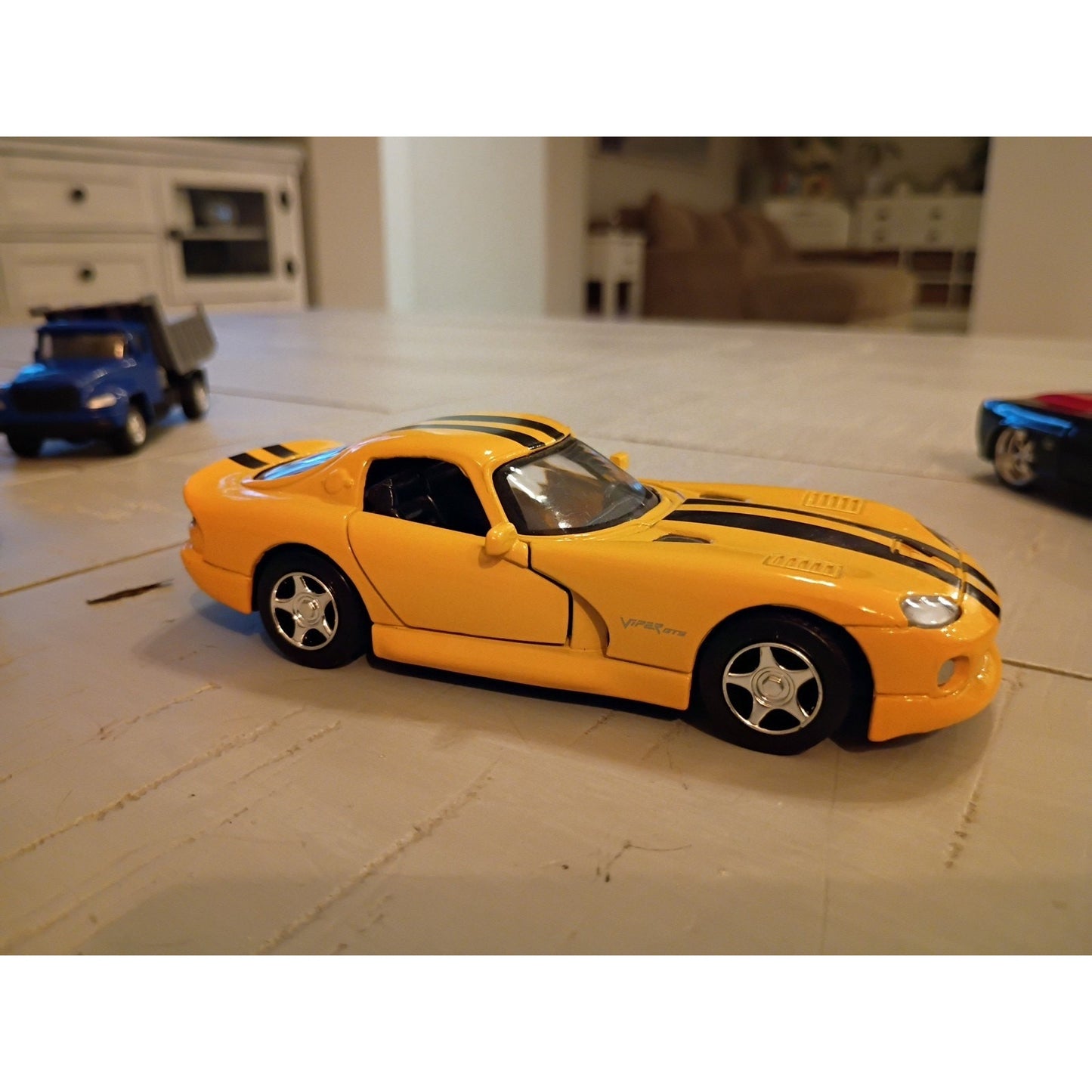 New Ray Speedy Power Dodge Viper GTS 🟡 Yelow 1:32 Scale Diecast