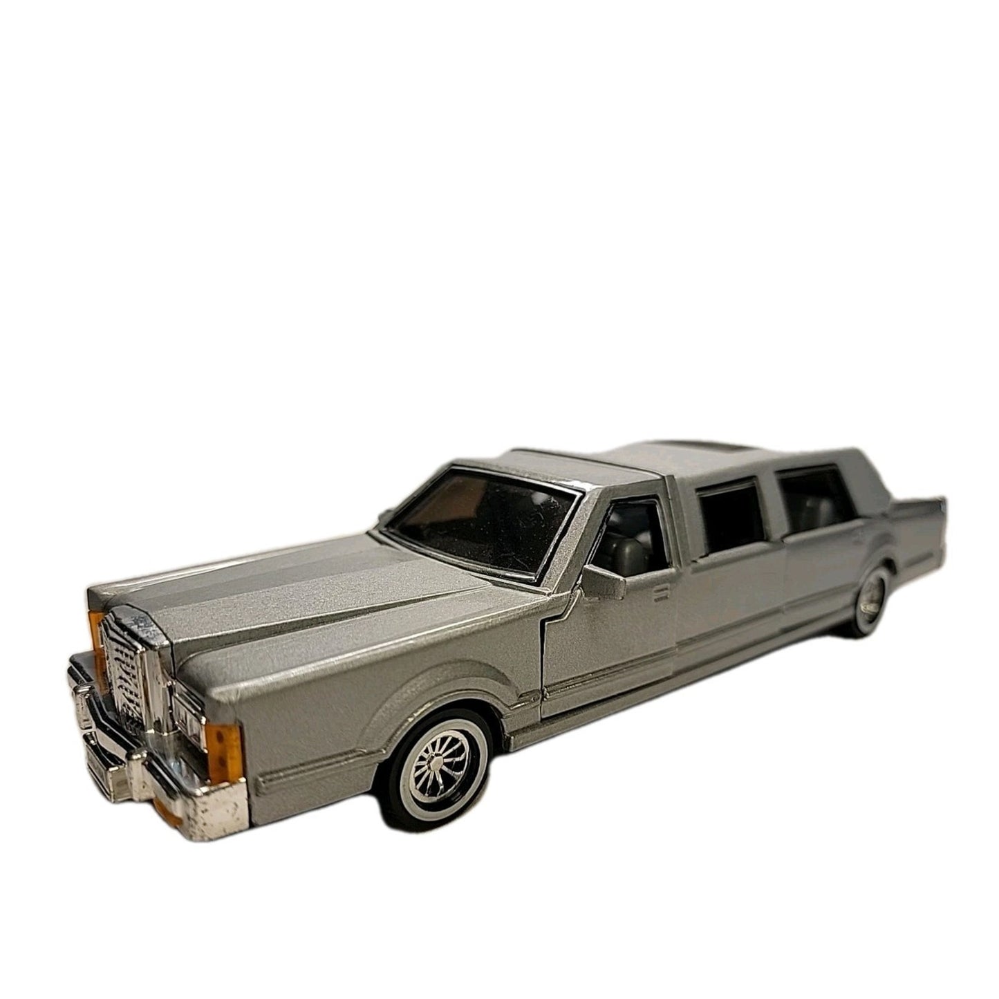 Vintage 1:32 Diecast Model Lincoln Limousine