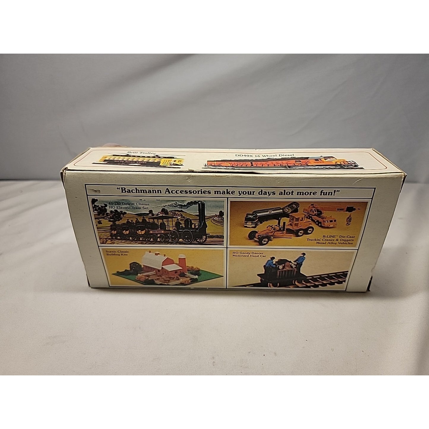 HO Bachmann Exxon #1121 3 Dome Tanker Car