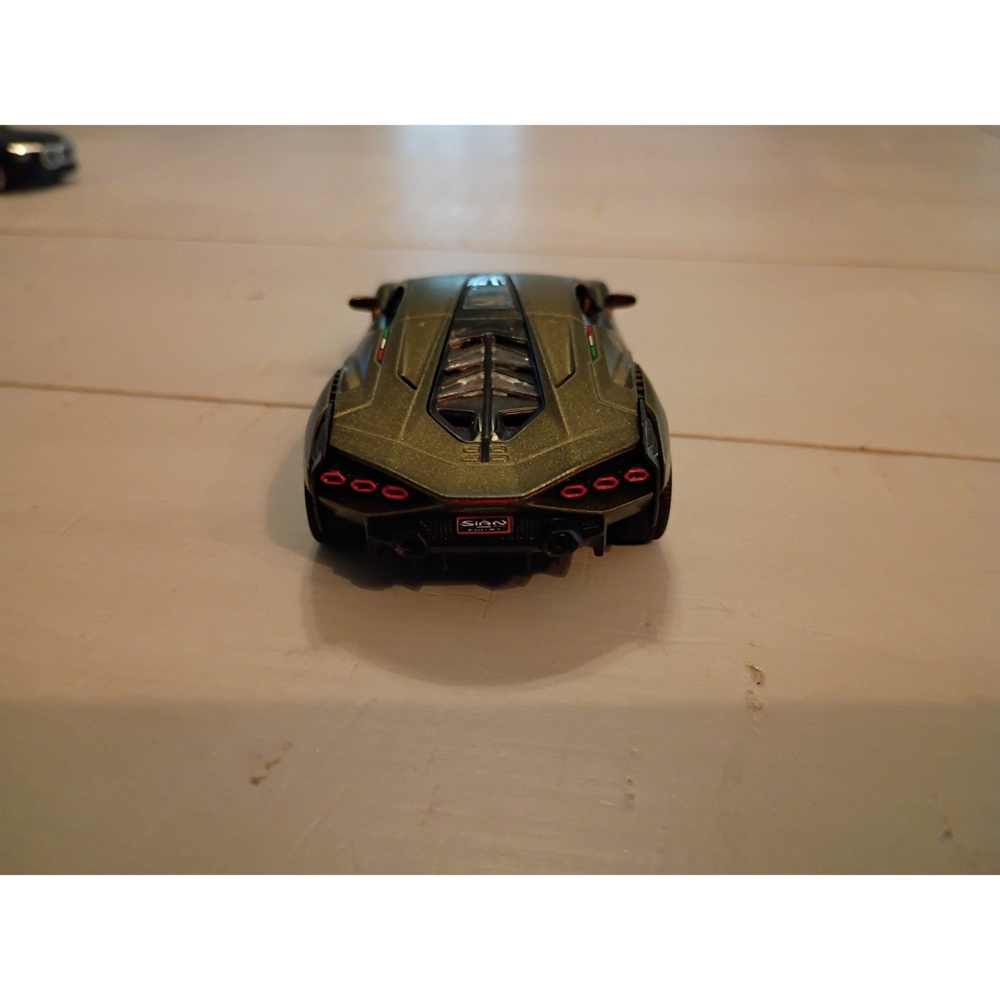 1:40 Kinsmart Lamborghini Sian FKP 37 Green